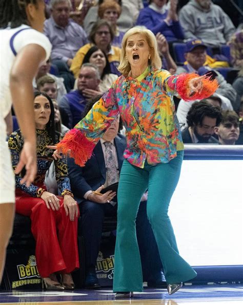 Lsu Womens Basketball Coach Kim Mulkey On New Ncaa Tv Deal More