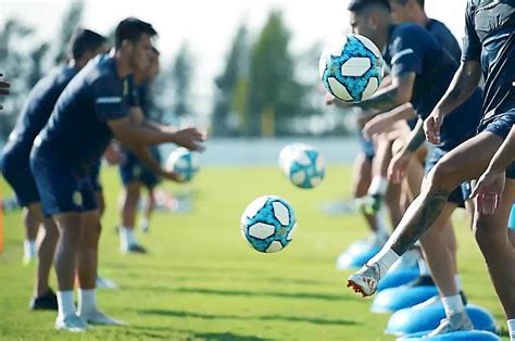 Otra vez el cisma dividió a la familia futbolística argentina. A partir del 10 de agosto los clubes del fútbol argentino ...