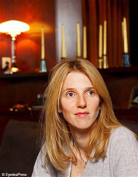 Sur le bout de la langue. Sandrine Kiberlain - Sa bio et toutes ses news people - Elle