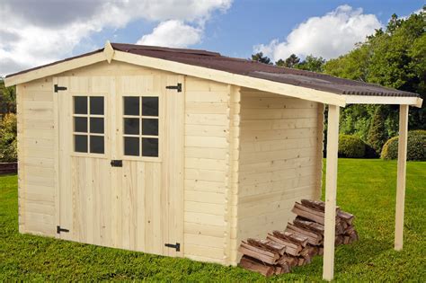 Il faut également prévoir, si le bois n'est pas traité, d'appliquer couche fongicide et insecticide puis couches de lasure sur chaque partie de l'abri. abri de jardin 5m2 bois pas cher
