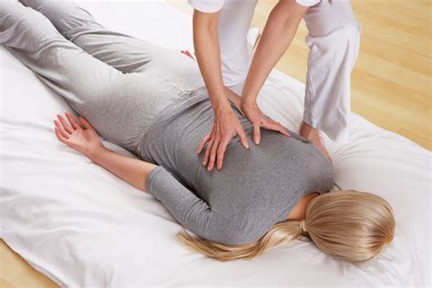 learn shiatsu massage a beginner s guide to doing massage skill success