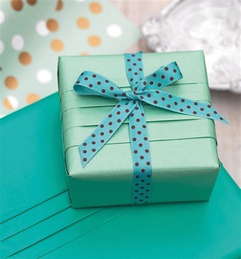 (updated apr 2021) check our most comprehensive list of retirement gift ideas for women. Wrapping A Box With Japanese Pleats · Extract from ...