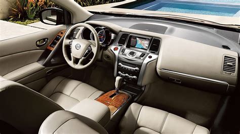 Nissan Murano® Le Shown In Beige Leather With Platinum Edition Package