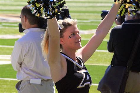 Drakesdrumuk Armed Forces Bowl Cheerleader Preview Army V Smu