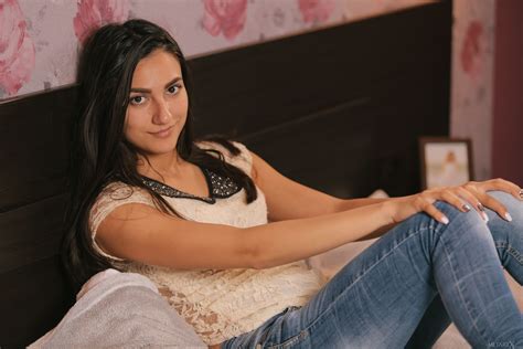 Cira Nerri Russian Women Russian Model In Bed Brunette Painted