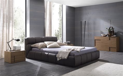 From chinese art deco styles to elegant florals, the sight of any one of these chic bedroom rug designs are guaranteed to put spring in your step. minimalist bedroom : Some Bedroom Ideas For Men Design ...