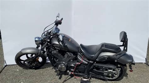 While the head is set with a caster angle of 34 degrees, a fairly wide angle by normal standards the six degree offset in the tripletree adds up to an overall rake of 40. Yamaha Stryker 2014 г. 09743 - YouTube