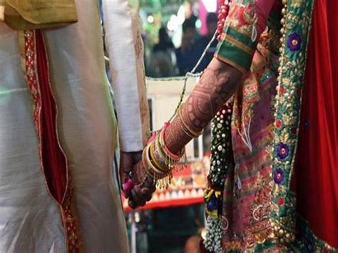 Madhya Pradesh Two Weeks After Marriage Bride Elopes With Priest Who