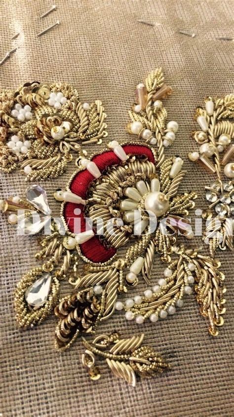 Pin By Hijabi Modstyle On Perlage Gold Work Embroidery Hand Embroidery Designs Handwork