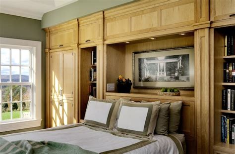 But that doesn't mean that it can't benefit from a little extra architectural charm. Bringing Life To Your Small Bedroom While Saving Valuable ...