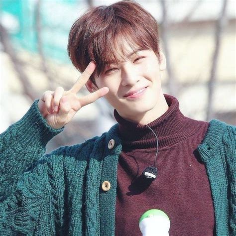 Kpopstarz mj 엠제이 kim myungjun 김명준 these pictures of this page are about:cha eun woo smile Just a Cha Eun Woo smile to start your week right! | Cha ...