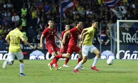 2 đội đứng đầu mỗi bảng sẽ giành vé dự world cup 2022 tại qatar, 2 đội đứng thứ 3 tại bảng sẽ thi đấu các trận đấu của giai đoạn 3 sẽ diễn ra từ ngày 2.9.2021 đến 29.3.2022. FIFA: Bảng đấu có Việt Nam đáng xem nhất vòng loại World ...