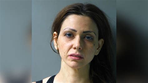 Woman Accused Of Shoplifting Allegedly Bit Security Guard On Long Island Abc7 New York
