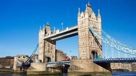 18 видео14 просмотровобновлен 21 нояб. Monumentos de Inglaterra Londres Tower Bridge sobre el río ...