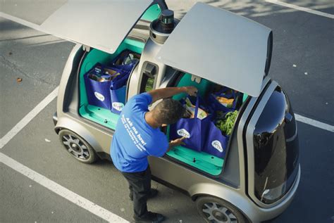 Nuro R1 Driverless Food Delivery Van Mens Gear