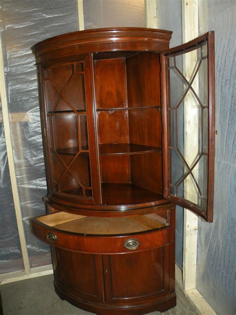 We did not find results for: PAIR OF ANTIQUE MAHOGANY DREXEL CORNER DISPLAY CHINA ...