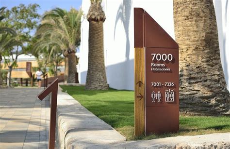Señalética Hoteles Grand Palladium Ibiza On Behance Outdoor Signage