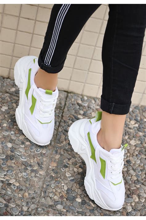 Dica Beyaz Cilt Yeşil Detaylı Bağcıklı Spor Ayakkabı Tarz Topuklar