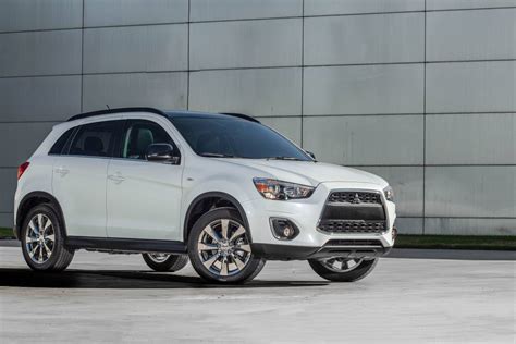 review 2013 mitsubishi outlander sport le wired