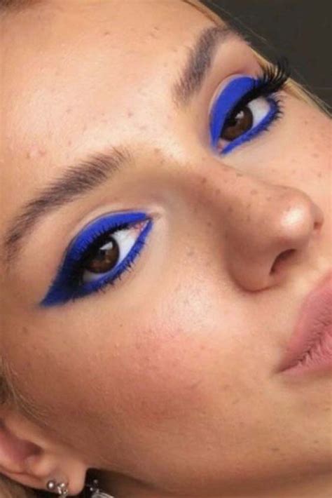 Best Blue Eyeshadow For Your Skin Tone Try Them This Spring 2021 In