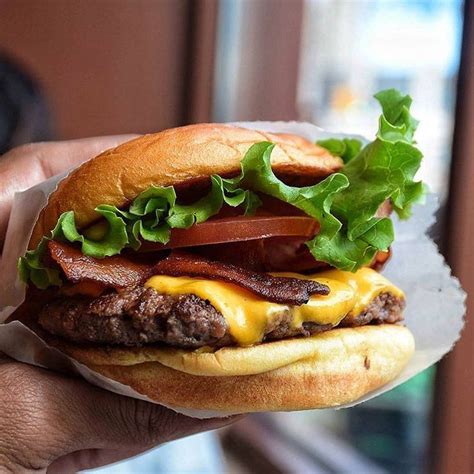 100 Free Burgers For Shakeshacks 100th Location Opening Definitely A