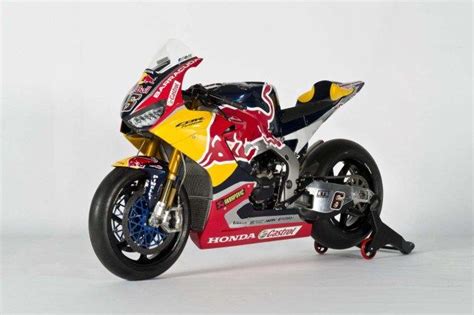 Red Bull Honda World Superbike Team Debuts Asphalt And Rubber Racing