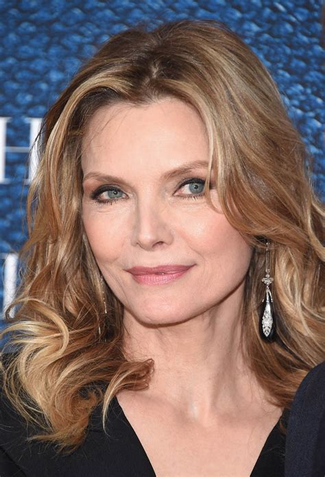 Michelle Pfeiffer Looks Amazing At The Wizard Of Lies Premiere In New York