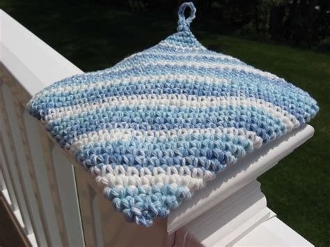 That's what i aimed at designing these four patterns for potholders. Diagonal double thickness crocheted cotton hotpad ...