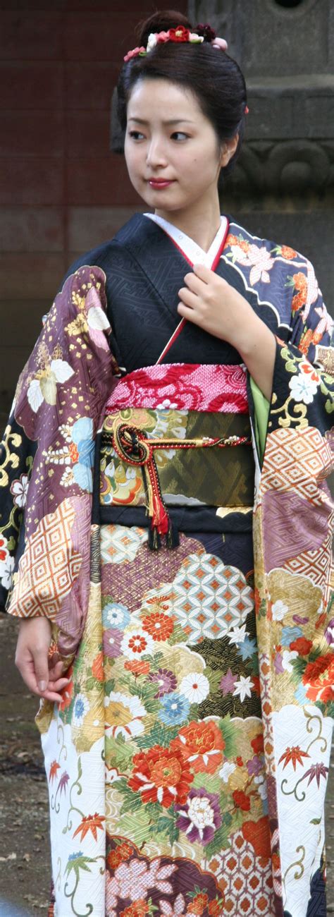 Japanese Kimono | Japanese traditional dress, Japanese kimono, Japanese outfits
