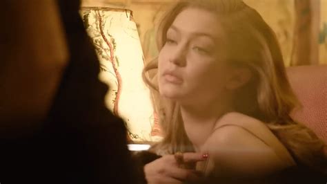 Gigi Hadid See Through 섹시한 사진 GIF 동영상
