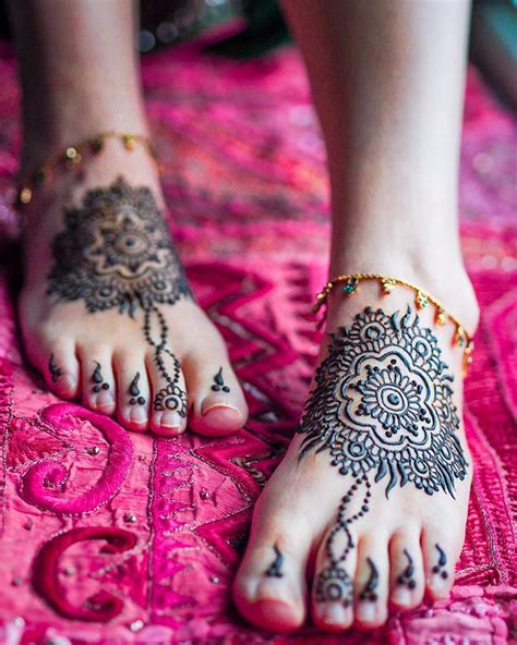 24 Simple Mehndi Designs For Feet That Will Mesmerise All Indian Brides