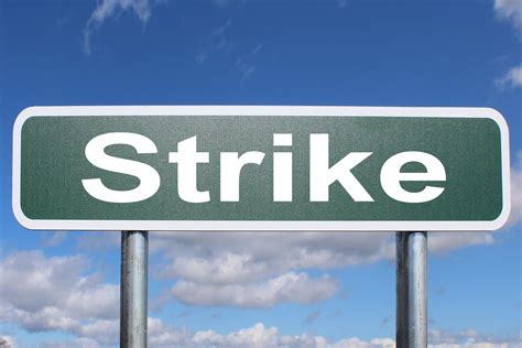 Strike Free Of Charge Creative Commons Highway Sign Image