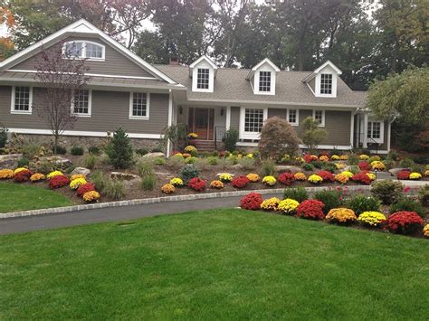 10 Great Large Front Yard Landscaping Ideas 2022