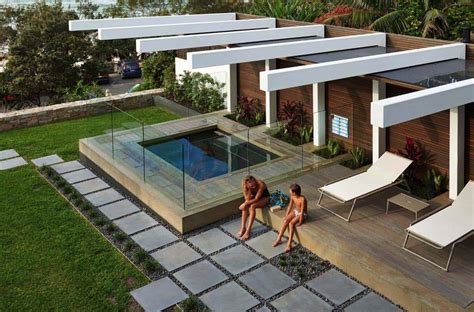 A Fascinating Modern Concrete House On Wategos Beach Australia