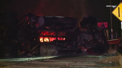 Overturned Semi Truck Catches Fire Causes Traffic Backup On Nb 605 Fwy Abc7 Los Angeles