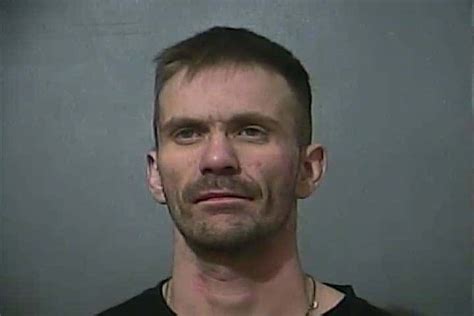 Terre Haute Man Arrested After Standoff With Police The Legend 959 Fm