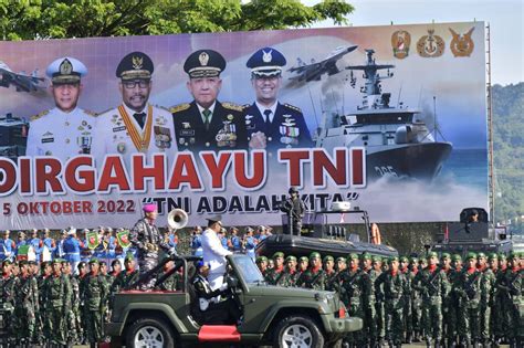 Pangdam Pattimura Hadiri Puncak Hut Ke Tni Defile Dan Sailing Pass Tuai Decak Kagum