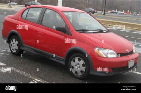 00 02 Toyota Echo Sedan Stock Photo Alamy