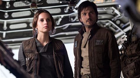 New Rogue One A Star Wars Story Trailer Shows Some Familiar Faces