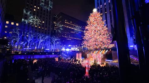 Photos The 2019 Rockefeller Center Christmas Tree Is Lit