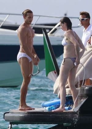 Anne Hathaway Bikini Candids On A Yacht In Spain Gotceleb