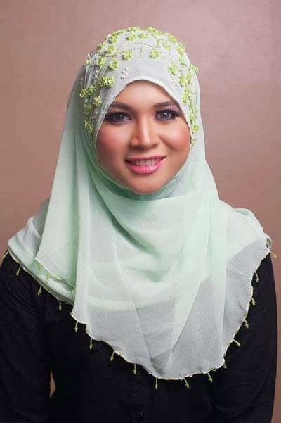 Just a lttle motivation for me (and maybe others) to get covered like it is supposed to | see more about hijab, fashion and stylé. Hijab moderne - Hijab khimar ~ Hijab et voile mode style ...