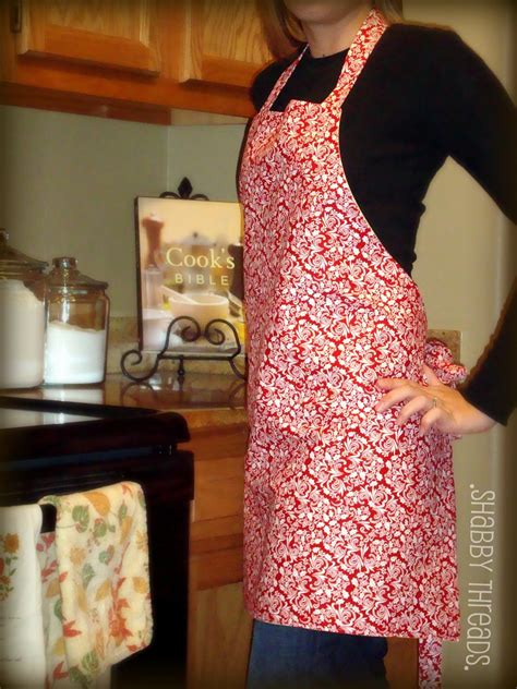 I've been hunting for an apron that doesn't tie or hang on the neck at all (arthritic neck makes it painful). the simple things: .reversible aprons.