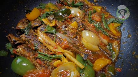 Hidangan ini menjadi salah satu masakan pelengkap wajib. Ikan Goreng Sambal Seledri ||| Duet Nasi Hangat [ENG SUB ...