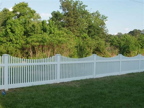 Split rail fencing can also be used to contain medium and large animals, such as horses and other livestock. #sale no-split vinyl fence, average cost to install #pvc #fence | Pvc fence