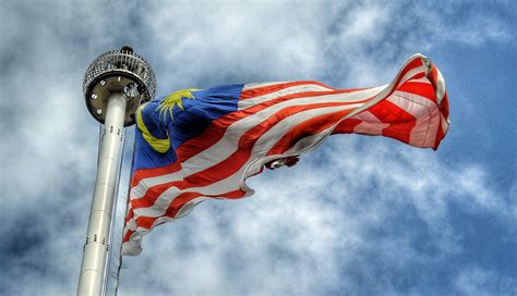 5 Patriotic Malaysian Poems In English To Inspire You — Gurulab