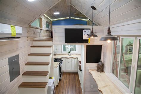 Solar Powered Tiny House Caters To Artistic Types