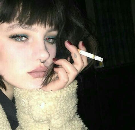 Pin By M A L I N On We Are In A Deep Slumber Grunge Girl Girl Smoking Aesthetic Girl