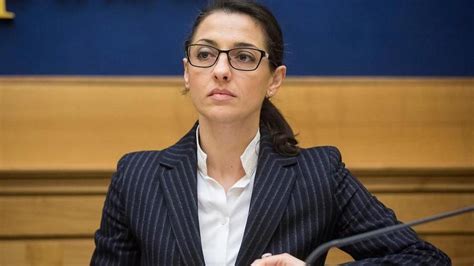 She holds a ba in management from bocconi university, a master of science and a phd in public policy from carnegie mellon university in pittsburgh (pa). PD, Tinagli: " Voglia di ripartire"