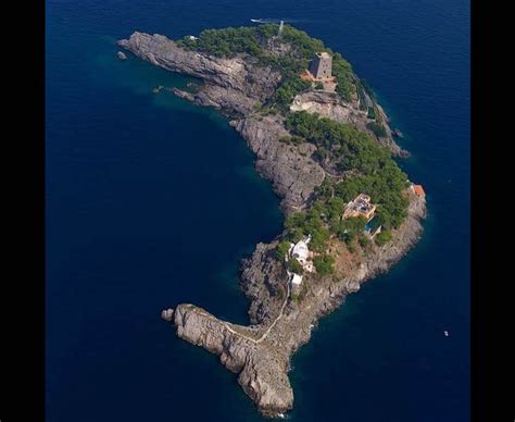Weirdest Shaped Islands On Earth Weird Pictures And Photo Galleries